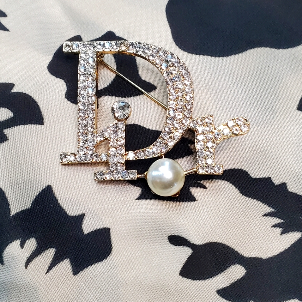 Brooch